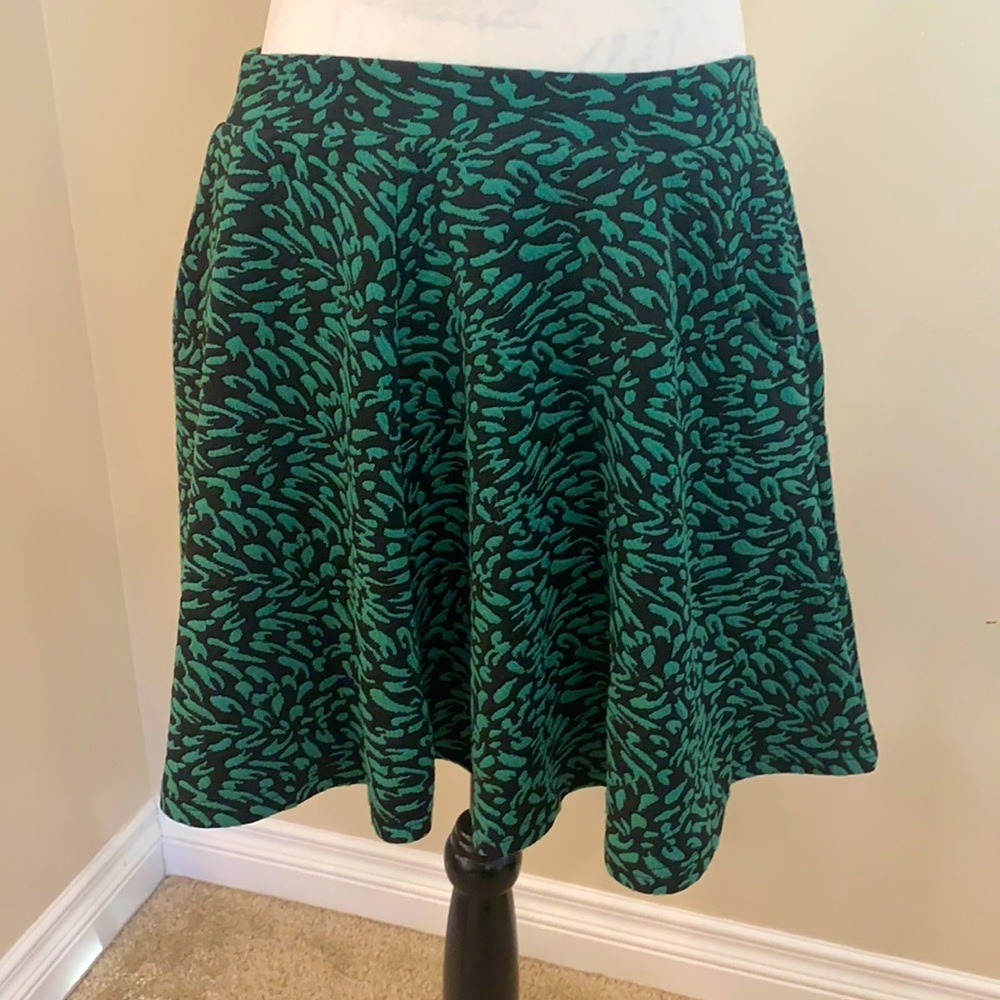 Connection 18 black and green skirt